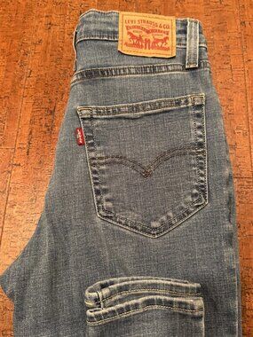 Levi’s 721 Size 26 High Rise Skinnny Jeans